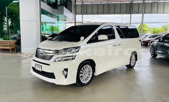 Buy Used Toyota Vellfire White Car in Bangkok in Bangkok