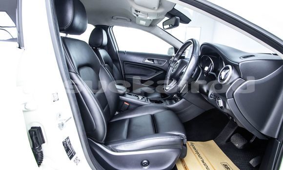 ซื้อ รถมือสอง Mercedes-Benz GLA-klasse ขาว รถยนต์ ใน %{เมือง} ใน กรุงเทพมหานคร ซื้อ รถมือสอง Mercedes-Benz GLA-klasse ขาว รถยนต์ ใน %{เมือง} ใน กรุงเทพมหานคร