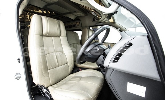 Buy Used Toyota Commuter White Car in Bangkok in Bangkok Buy Used Toyota Commuter White Car in Bangkok in Bangkok