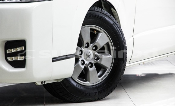 Buy Used Toyota Commuter White Car in Bangkok in Bangkok Buy Used Toyota Commuter White Car in Bangkok in Bangkok