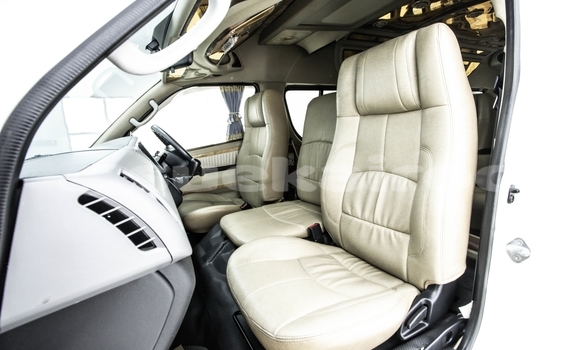 Buy Used Toyota Commuter White Car in Bangkok in Bangkok Buy Used Toyota Commuter White Car in Bangkok in Bangkok