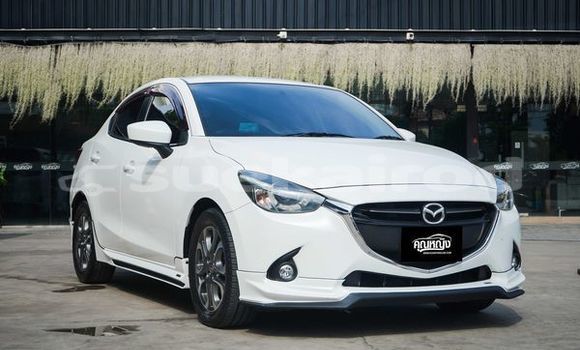 ซื้อ รถมือสอง Mazda 2 ขาว รถยนต์ ใน %{เมือง} ใน กรุงเทพมหานคร