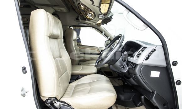 ซื้อ รถมือสอง Toyota Commuter ขาว รถยนต์ ใน %{เมือง} ใน กรุงเทพมหานคร ซื้อ รถมือสอง Toyota Commuter ขาว รถยนต์ ใน %{เมือง} ใน กรุงเทพมหานคร