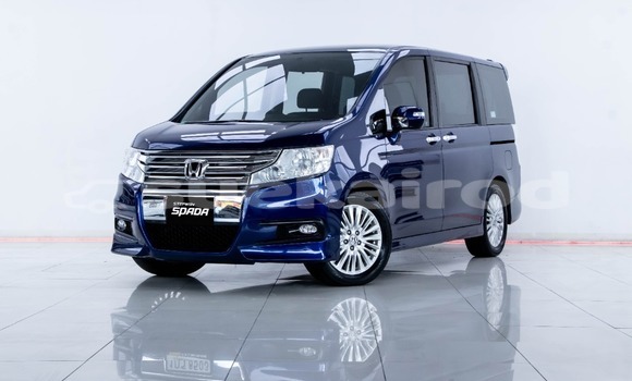 ซื้อ รถมือสอง Honda Stepwgn สีน้ำเงิน รถยนต์ ใน %{เมือง} ใน กรุงเทพมหานคร