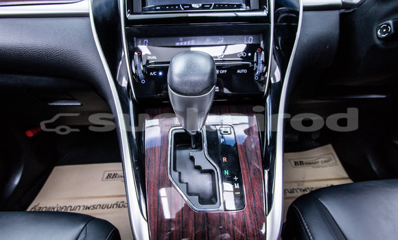 Buy Used Toyota Harrier Red Car in Bangkok in Bangkok Buy Used Toyota Harrier Red Car in Bangkok in Bangkok