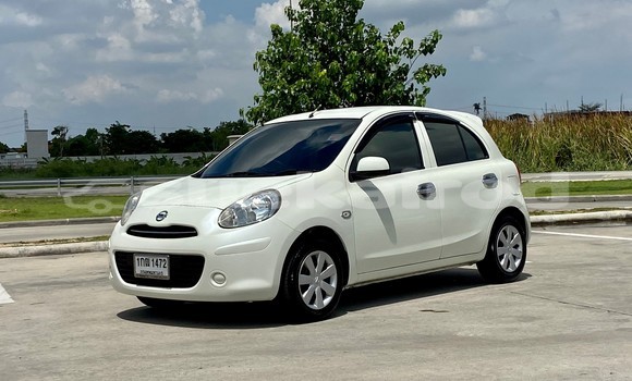 ซื้อ รถมือสอง Nissan March ขาว รถยนต์ ใน %{เมือง} ใน กรุงเทพมหานคร