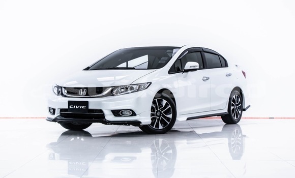 ซื้อ รถมือสอง Honda Civic ขาว รถยนต์ ใน %{เมือง} ใน กรุงเทพมหานคร
