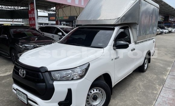 Buy Used Toyota Hiluxe Revo White Car in Bangkok in Bangkok Buy Used Toyota Hiluxe Revo White Car in Bangkok in Bangkok