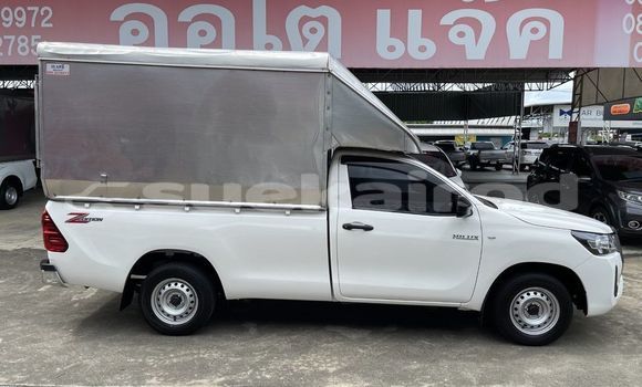 Buy Used Toyota Hiluxe Revo White Car in Bangkok in Bangkok Buy Used Toyota Hiluxe Revo White Car in Bangkok in Bangkok