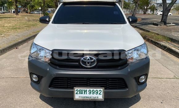 ซื้อ รถมือสอง Toyota Hilux ขาว รถยนต์ ใน %{เมือง} ใน กรุงเทพมหานคร