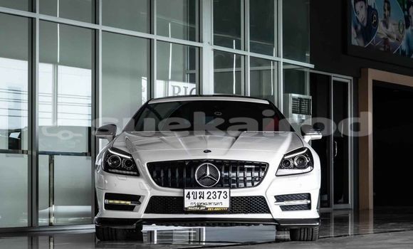 Buy Used Mercedes-Benz SLK-klasse White Car in Bangkok in Bangkok