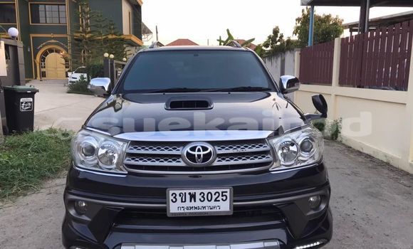 ซื้อ รถมือสอง Toyota Fortuner สีดำ รถยนต์ ใน %{เมือง} ใน กรุงเทพมหานคร