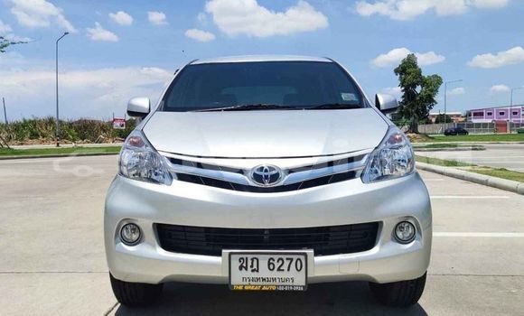 Buy Used Toyota Avanza White Car in Bangkok in Bangkok