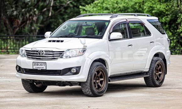ซื้อ รถมือสอง Toyota Fortuner ขาว รถยนต์ ใน %{เมือง} ใน กรุงเทพมหานคร