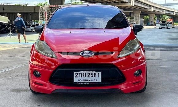 ซื้อ รถมือสอง Ford Fiesta สีแดง รถยนต์ ใน %{เมือง} ใน กรุงเทพมหานคร