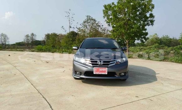 ซื้อ รถมือสอง Honda City อื่น ๆ รถยนต์ ใน %{เมือง} ใน กรุงเทพมหานคร