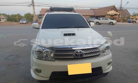Buy Used Toyota Fortuner White Car in Bangkok in Bangkok