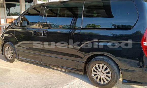 ซื้อ รถมือสอง Hyundai H1 สีดำ รถยนต์ ใน %{เมือง} ใน กรุงเทพมหานคร