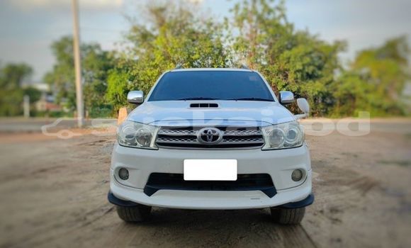 Buy Used Toyota Fortuner White Car in Bangkok in Bangkok