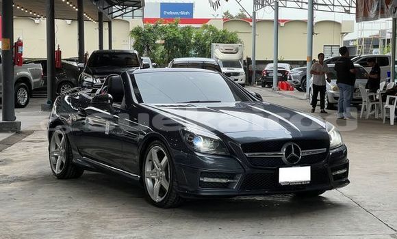 Buy Used Mercedes-Benz SLK-klasse Black Car in Bangkok in Bangkok