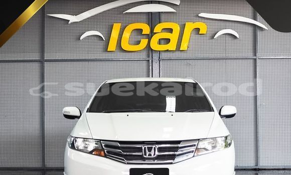 ซื้อ รถมือสอง Honda City ขาว รถยนต์ ใน %{เมือง} ใน ชลบุรี ซื้อ รถมือสอง Honda City ขาว รถยนต์ ใน %{เมือง} ใน ชลบุรี