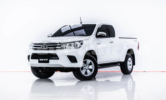 ซื้อ รถมือสอง Toyota Hiluxe Revo ขาว รถยนต์ ใน %{เมือง} ใน กรุงเทพมหานคร