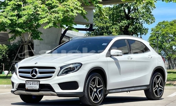 Buy Used Mercedes-Benz GLA-klasse White Car in Bangkok in Bangkok