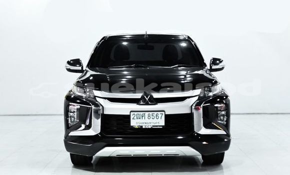 ซื้อ รถมือสอง Mitsubishi Triton สีดำ รถยนต์ ใน %{เมือง} ใน ชลบุรี ซื้อ รถมือสอง Mitsubishi Triton สีดำ รถยนต์ ใน %{เมือง} ใน ชลบุรี