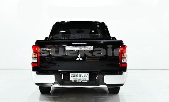 ซื้อ รถมือสอง Mitsubishi Triton สีดำ รถยนต์ ใน %{เมือง} ใน ชลบุรี ซื้อ รถมือสอง Mitsubishi Triton สีดำ รถยนต์ ใน %{เมือง} ใน ชลบุรี