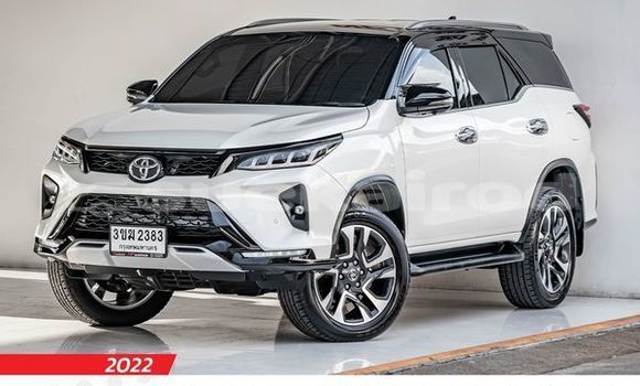 Buy Used Toyota Fortuner White Car in Bangkok in Bangkok