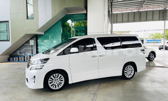 ซื้อ รถมือสอง Toyota Vellfire ขาว รถยนต์ ใน %{เมือง} ใน กรุงเทพมหานคร