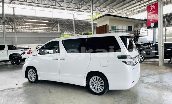 Buy Used Toyota Vellfire White Car in Bangkok in Bangkok Buy Used Toyota Vellfire White Car in Bangkok in Bangkok