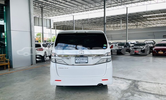 Buy Used Toyota Vellfire White Car in Bangkok in Bangkok Buy Used Toyota Vellfire White Car in Bangkok in Bangkok