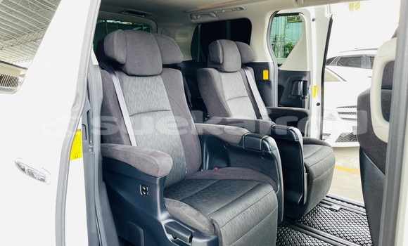 Buy Used Toyota Vellfire White Car in Bangkok in Bangkok Buy Used Toyota Vellfire White Car in Bangkok in Bangkok