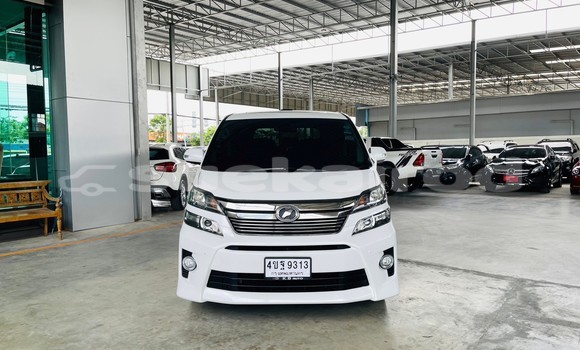 Buy Used Toyota Vellfire White Car in Bangkok in Bangkok Buy Used Toyota Vellfire White Car in Bangkok in Bangkok