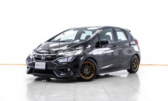 ซื้อ รถมือสอง Honda Jazz สีดำ รถยนต์ ใน %{เมือง} ใน กรุงเทพมหานคร