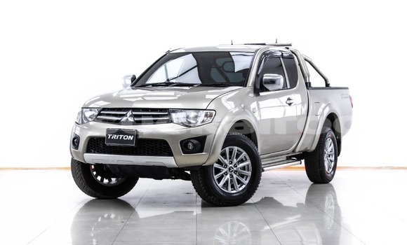 ซื้อ รถมือสอง Mitsubishi Triton สีน้ำตาล รถยนต์ ใน %{เมือง} ใน กรุงเทพมหานคร