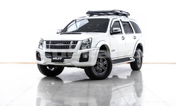 ซื้อ รถมือสอง Isuzu MU-7 ขาว รถยนต์ ใน %{เมือง} ใน กรุงเทพมหานคร