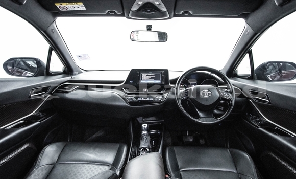 ซื้อ รถมือสอง Toyota C-HR สีแดง รถยนต์ ใน %{เมือง} ใน กรุงเทพมหานคร ซื้อ รถมือสอง Toyota C-HR สีแดง รถยนต์ ใน %{เมือง} ใน กรุงเทพมหานคร