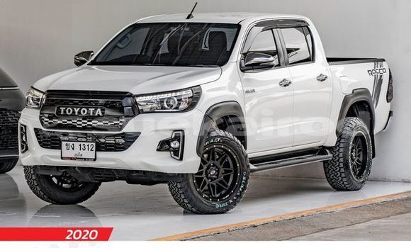 Buy Used Toyota Hiluxe Revo White Car in Bangkok in Bangkok
