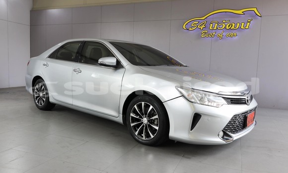 ซื้อ รถมือสอง Toyota Camry เงิน รถยนต์ ใน %{เมือง} ใน กรุงเทพมหานคร