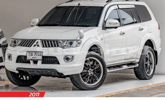 Buy Used Mitsubishi Pajero White Car in Bangkok in Bangkok