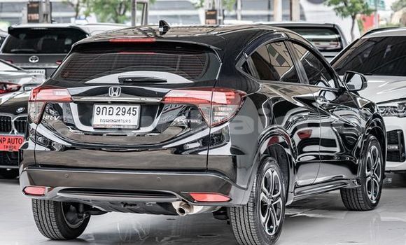 ซื้อ รถมือสอง Honda HR-V สีดำ รถยนต์ ใน %{เมือง} ใน กรุงเทพมหานคร ซื้อ รถมือสอง Honda HR-V สีดำ รถยนต์ ใน %{เมือง} ใน กรุงเทพมหานคร