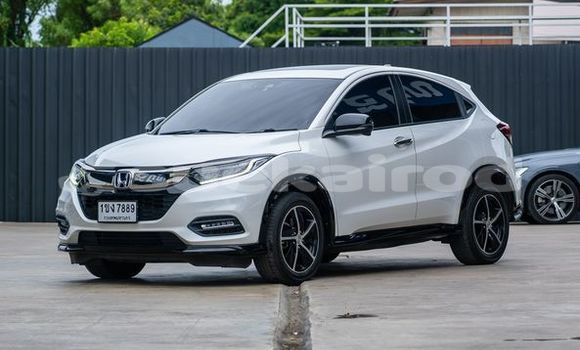 Buy Used Honda HR-V White Car in Bangkok in Bangkok Buy Used Honda HR-V White Car in Bangkok in Bangkok