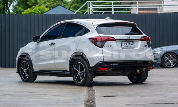 Buy Used Honda HR-V White Car in Bangkok in Bangkok Buy Used Honda HR-V White Car in Bangkok in Bangkok