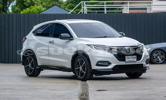 Buy Used Honda HR-V White Car in Bangkok in Bangkok Buy Used Honda HR-V White Car in Bangkok in Bangkok