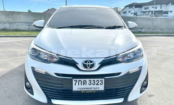 ซื้อ รถมือสอง Toyota Yaris ขาว รถยนต์ ใน %{เมือง} ใน กรุงเทพมหานคร