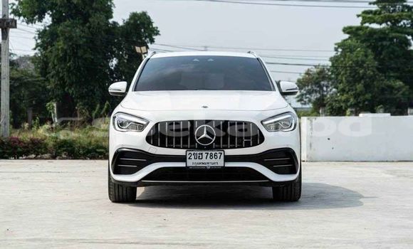 Buy Used Mercedes-Benz GLA-klasse White Car in Bangkok in Bangkok