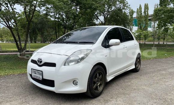 ซื้อ รถมือสอง Toyota Yaris ขาว รถยนต์ ใน %{เมือง} ใน กรุงเทพมหานคร