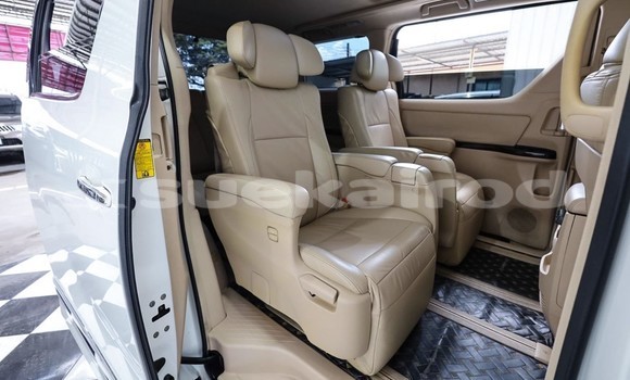 Buy Used Toyota Alphard White Car in Bangkok in Bangkok Buy Used Toyota Alphard White Car in Bangkok in Bangkok